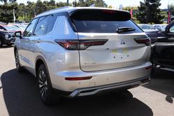 2025 Mitsubishi Outlander LS