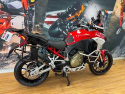 2022 DUCATI MULTISTRADA V4 S RED