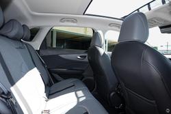 2025 MG MGS5 EV Essence 49 ZS3EM MY25 Black Pearl