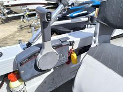 2001 QUINTREX 390 HORNET TROPHY