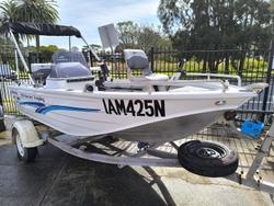 2001 QUINTREX 390 HORNET TROPHY