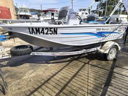 2001 QUINTREX 390 HORNET TROPHY