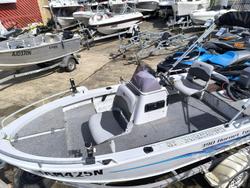 2001 QUINTREX 390 HORNET TROPHY