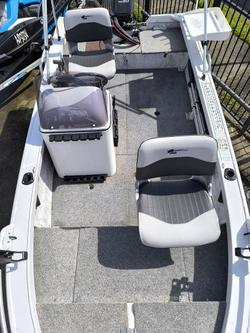 2001 QUINTREX 390 HORNET TROPHY