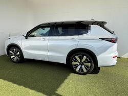 2025 Mitsubishi
                Outlander Exceed Tourer