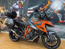 2022 Ktm 1290 SUPER DUKE GT ORANGE