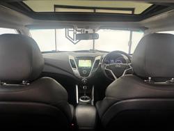 2014 Hyundai Veloster + FS3 Crystal White