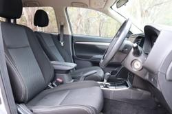 2017 Mitsubishi Outlander LS Safety Pack