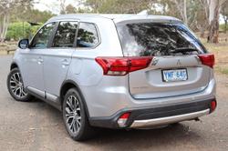 2017 Mitsubishi Outlander LS Safety Pack