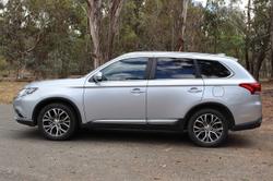 2017 Mitsubishi Outlander LS Safety Pack