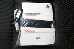 2024 Mitsubishi Outlander LS