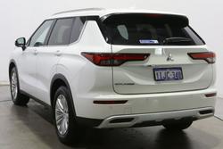 2024 Mitsubishi Outlander LS