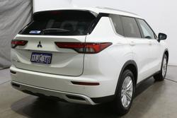 2024 Mitsubishi Outlander LS
