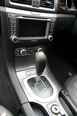 2006 Holden Statesman International WL Heron White