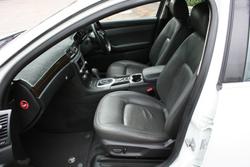 2006 Holden Statesman International WL Heron White