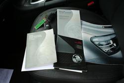 2006 Holden Statesman International WL Heron White