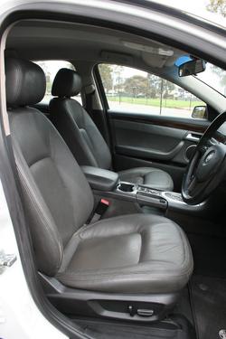 2006 Holden Statesman International WL Heron White
