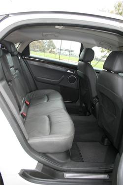 2006 Holden Statesman International WL Heron White