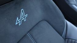 2025 Renault
Arkana Esprit Alpine