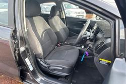 2016 Kia
                Rio S