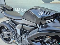 2022 Yamaha YZF-R7LA LOW GLOSS BLACK