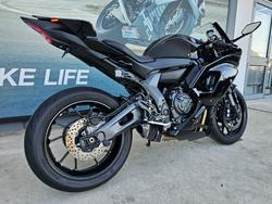 2022 Yamaha YZF-R7LA LOW GLOSS BLACK