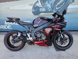 Honda CBR1000RR (fireblade)