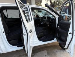 2021 Toyota
Hilux SR