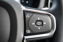 2024 Volvo XC60 Plus B5