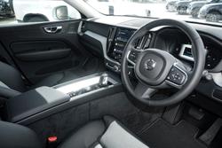 2024 Volvo XC60 Plus B5