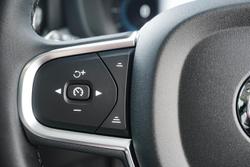 2024 Volvo XC60 Plus B5