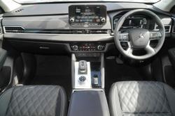 2024 Mitsubishi Outlander Exceed