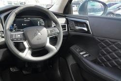 2024 Mitsubishi Outlander Exceed