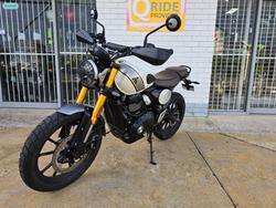 2024 Triumph SCRAMBLER 400 X White