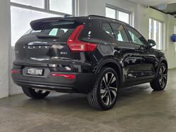 2023 Volvo XC40 Ultimate B5 Dark