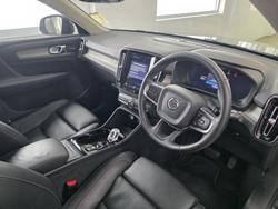2023 Volvo XC40 Ultimate B5 Dark