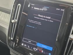 2023 Volvo XC40 Ultimate B5 Dark