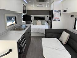 2025 Franklin Razor 206 Club Lounge