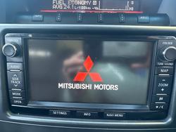 2013 Mitsubishi Pajero VR-X NW MY14 4X4 White