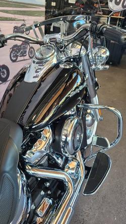 2020 Harley-davidson FLDE DELUXE (107) Vivid Black
