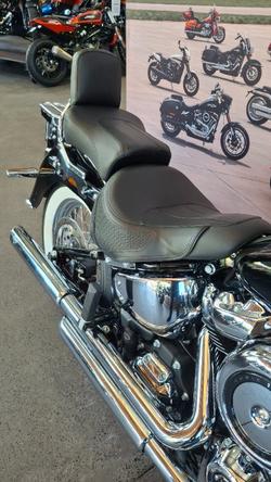 2020 Harley-davidson FLDE DELUXE (107) Vivid Black