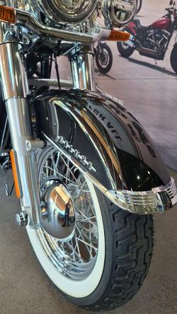 2020 Harley-davidson FLDE DELUXE (107) Vivid Black