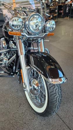 2020 Harley-davidson FLDE DELUXE (107) Vivid Black