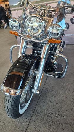 2020 Harley-davidson FLDE DELUXE (107) Vivid Black