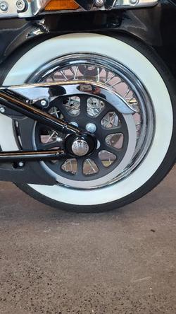 2020 Harley-davidson FLDE DELUXE (107) Vivid Black
