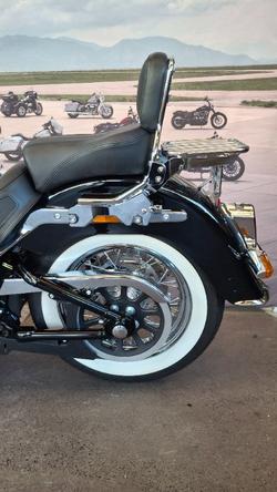 2020 Harley-davidson FLDE DELUXE (107) Vivid Black