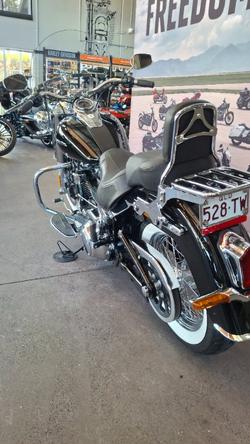 2020 Harley-davidson FLDE DELUXE (107) Vivid Black