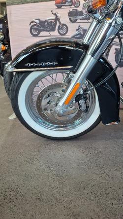2020 Harley-davidson FLDE DELUXE (107) Vivid Black