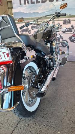 2020 Harley-davidson FLDE DELUXE (107) Vivid Black