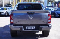2021 Nissan
                Navara ST